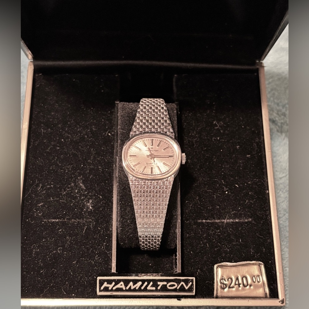Vintage Hamilton Women's Silver Mesh Watch .
 For PARTS or REPAIR.ONLY.